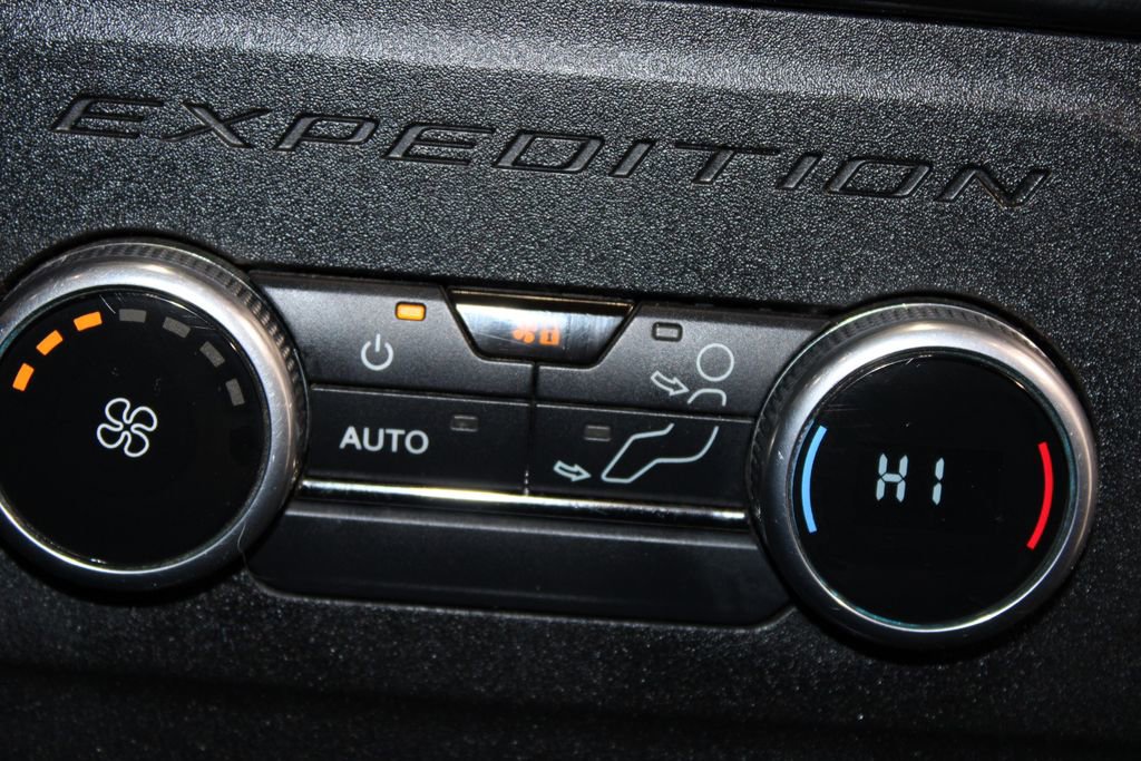 Used 2021 Ford Expedition XLT image 33