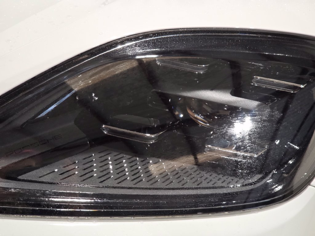 Used 2024 Porsche Cayenne w/ Premium Package AWD/4WD image 10