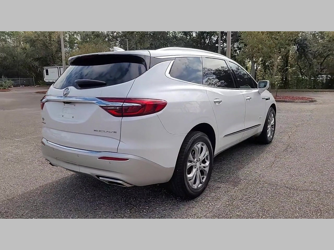 Used 2018 Buick Enclave Avenir w/ Avenir Technology Package image 23