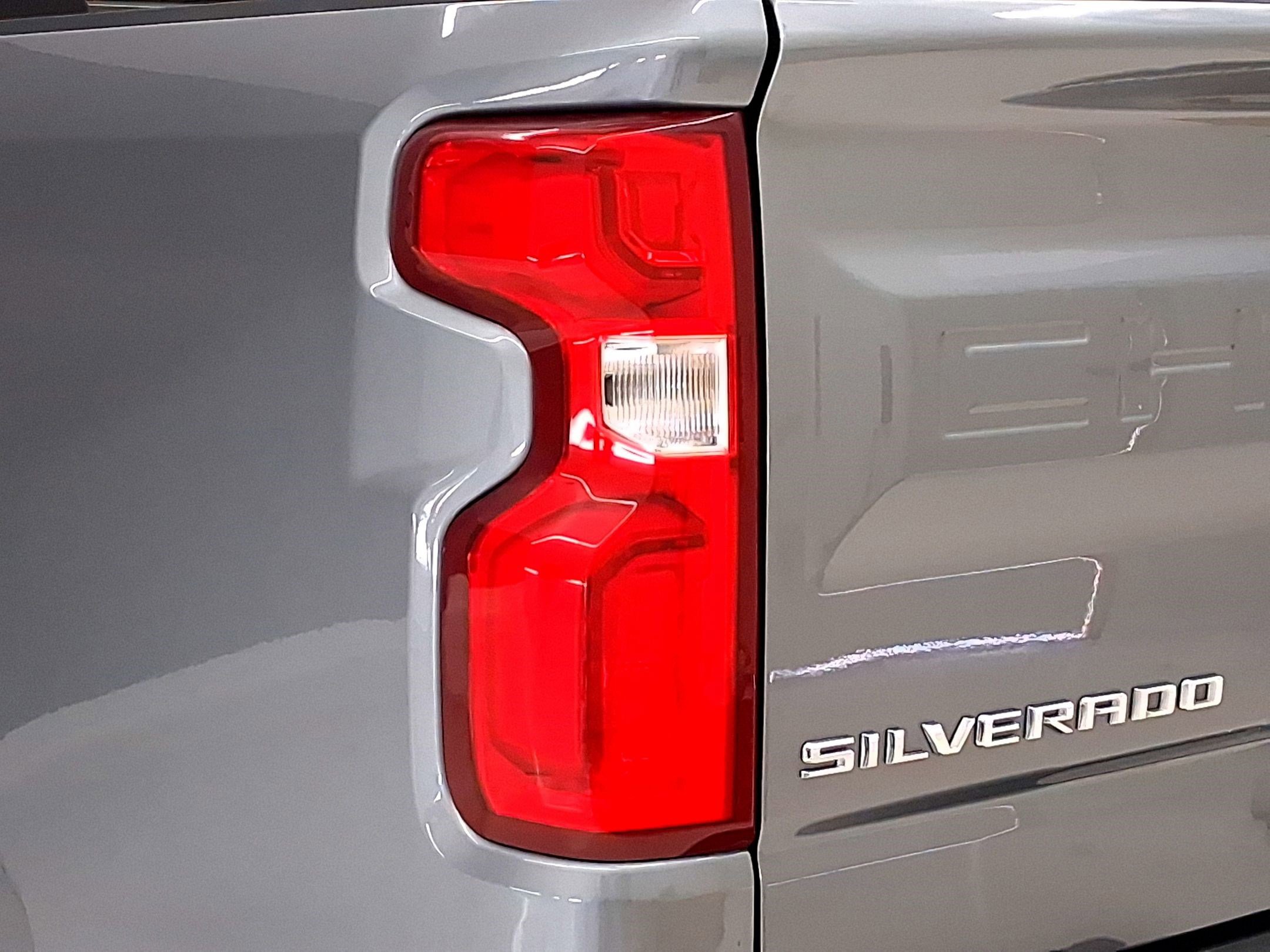 Used 2020 Chevrolet Silverado 1500 LTZ w/ LTZ Plus Package RWD image 10