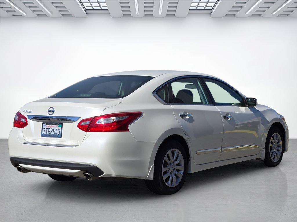 Used 2016 Nissan Altima 2.5 S w/ Power Driver Seat Package FWD image 4