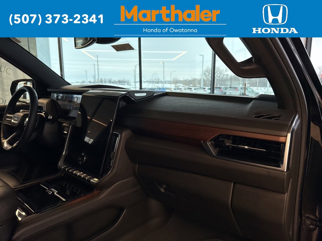 Used 2025 GMC Yukon XL Denali image 20