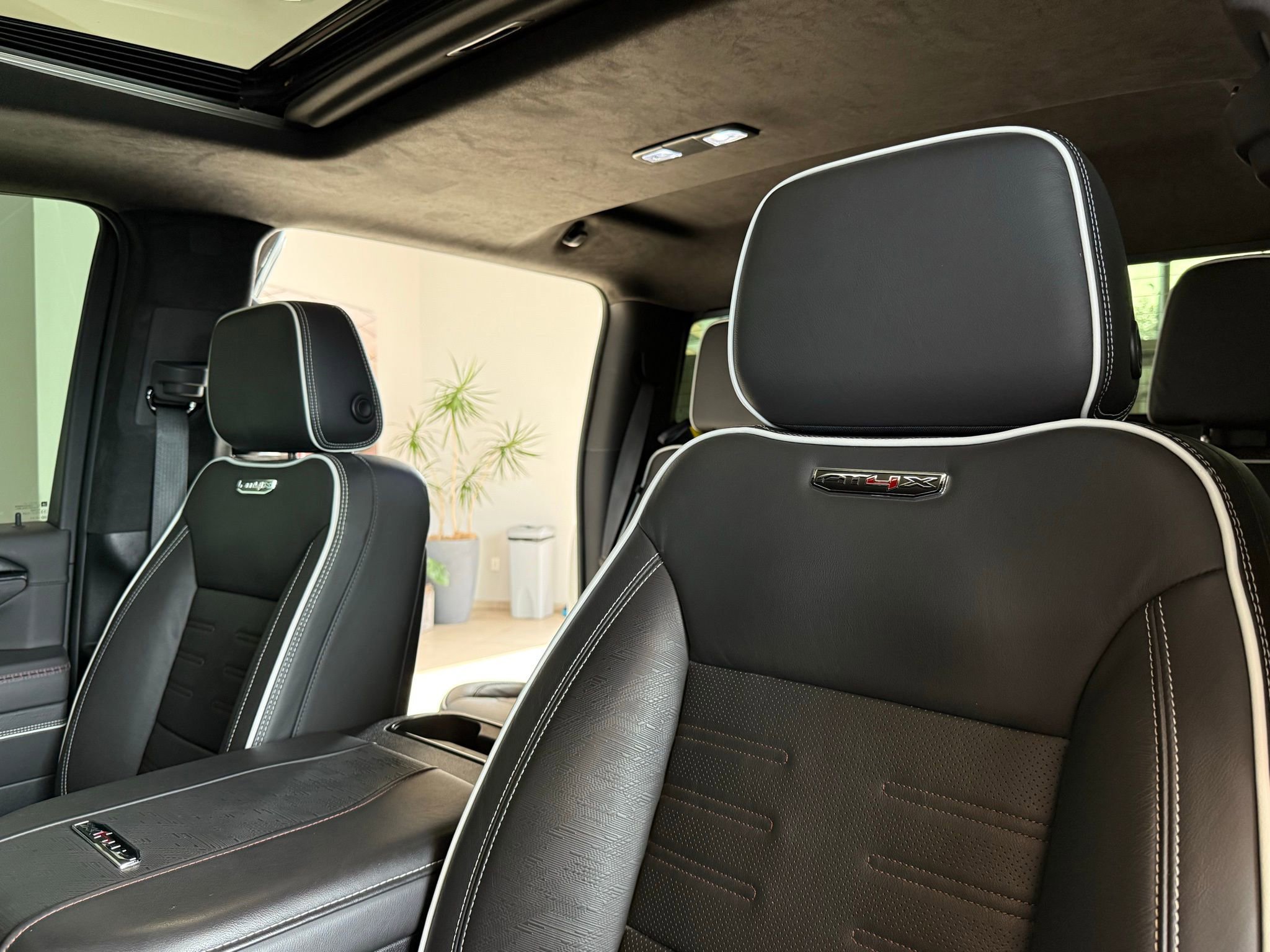 Used 2024 GMC Sierra 2500 AT4X image 53