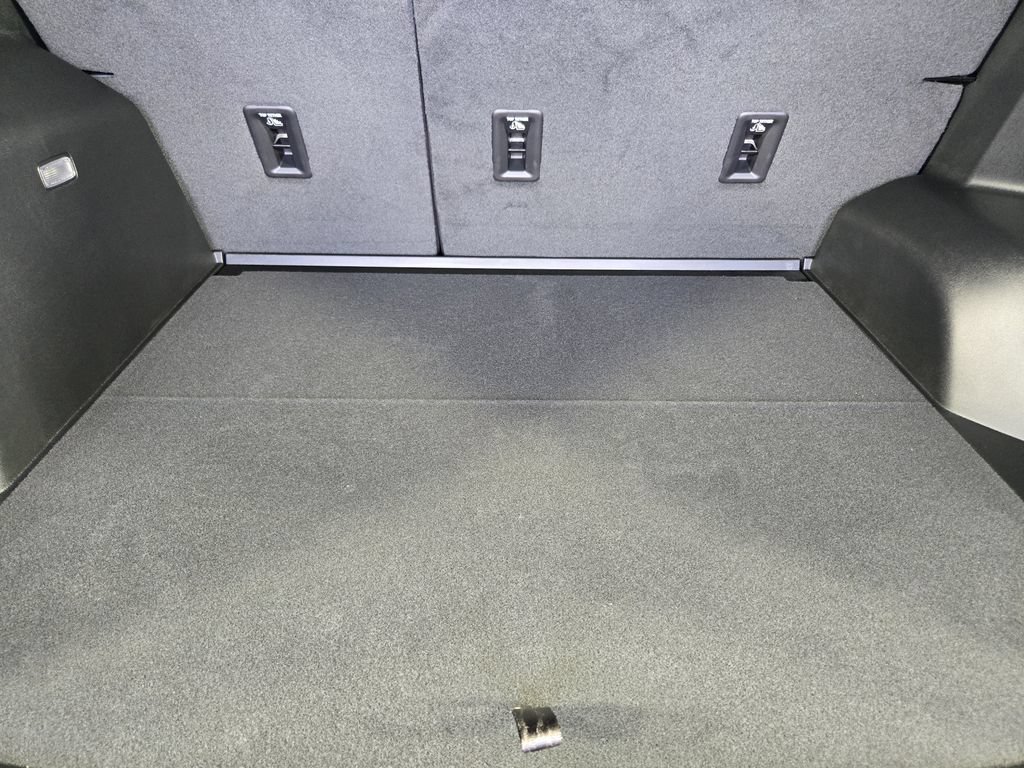 New 2026 Chevrolet Equinox LT w/ Convenience Package II FWD image 37