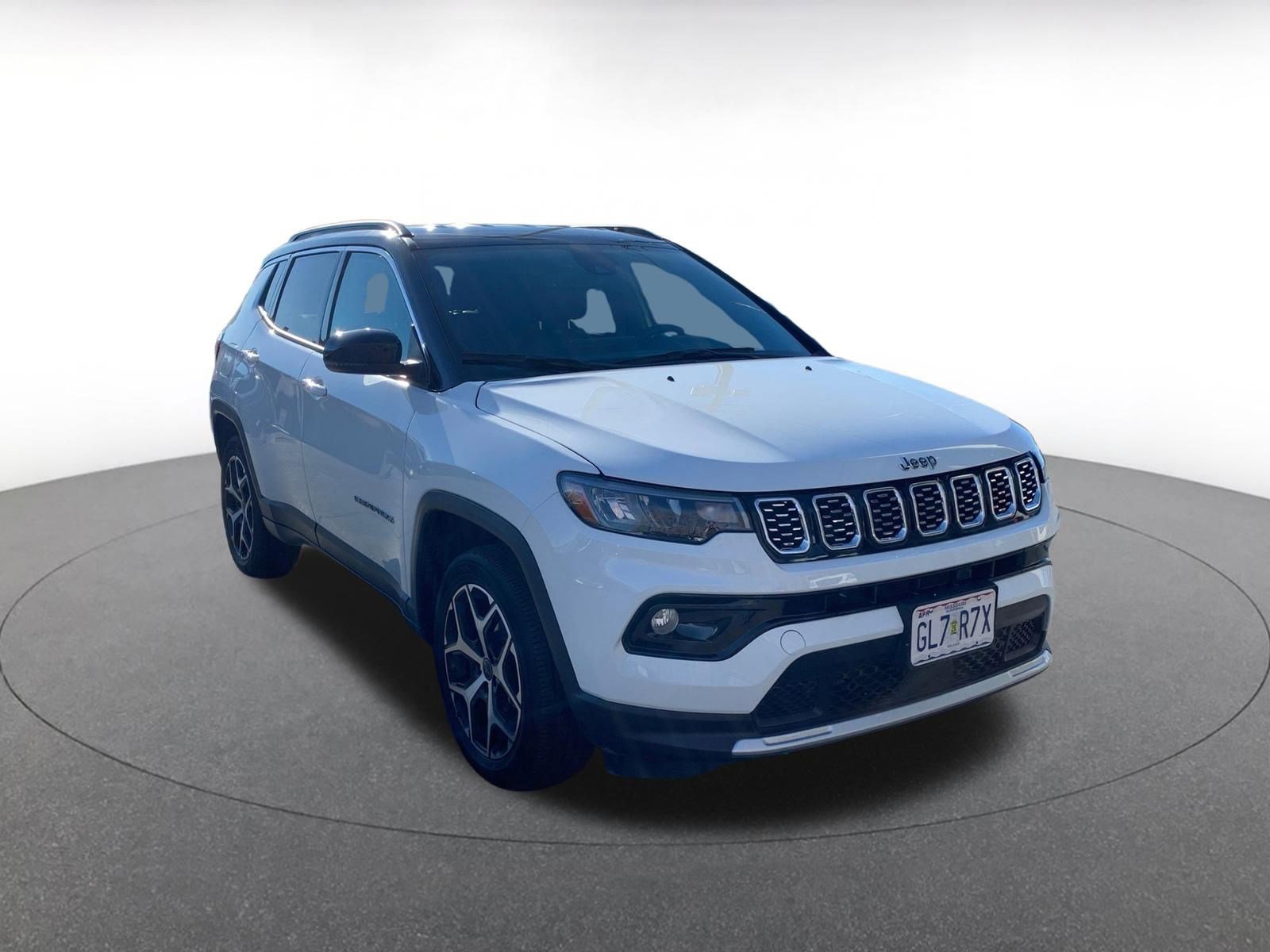 Used 2025 Jeep Compass Limited image 1