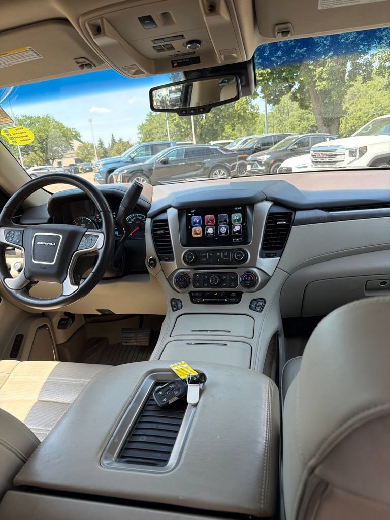 Used 2018 GMC Yukon XL Denali w/ Denali Ultimate Package AWD/4WD image 16