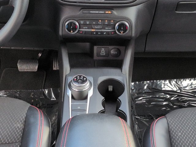 Used 2025 Ford Escape ST-Line Select AWD/4WD image 18