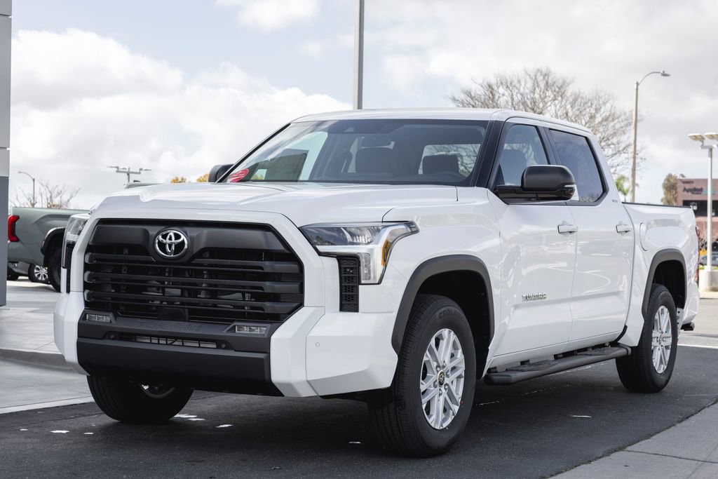New 2025 Toyota Tundra SR5