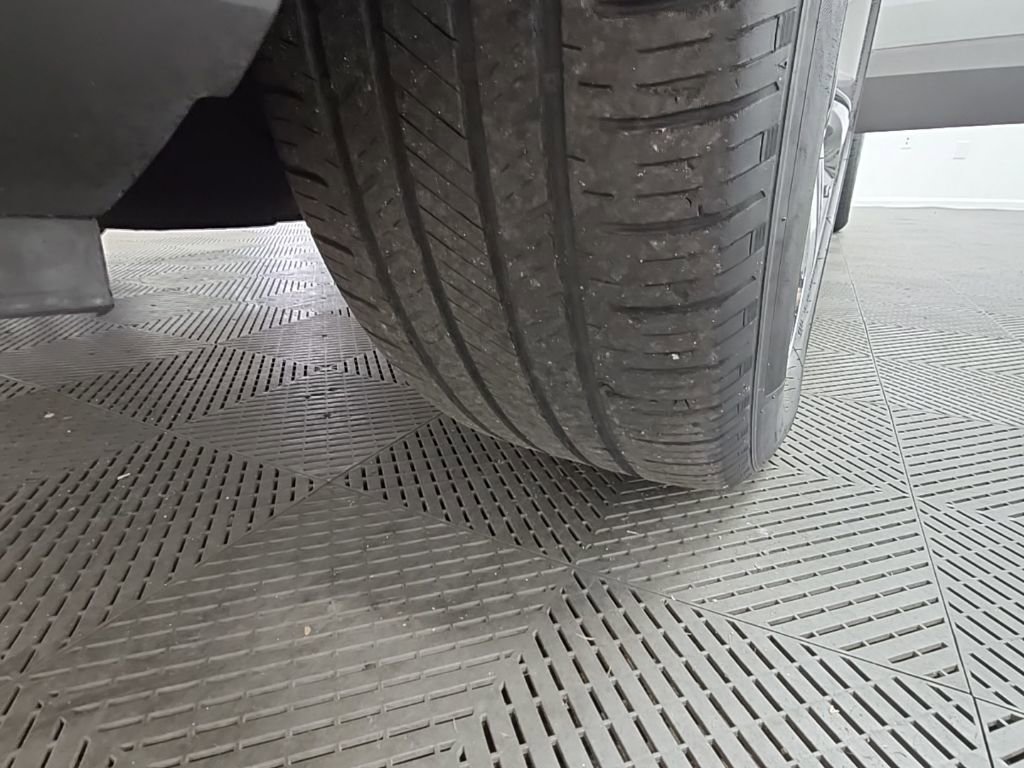 Used 2022 Buick Encore GX Essence w/ Experience Buick Package image 47