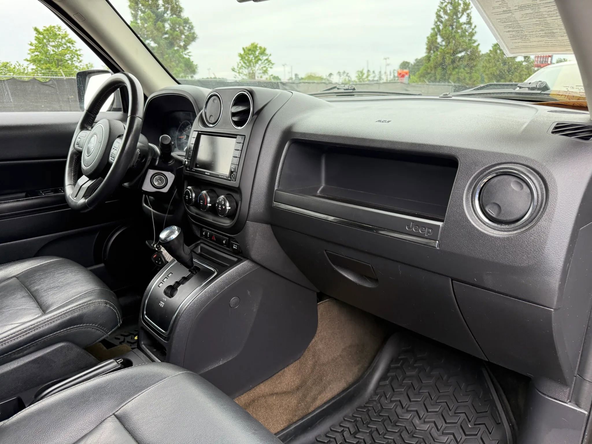 Used 2017 Jeep Patriot High Altitude AWD/4WD image 19