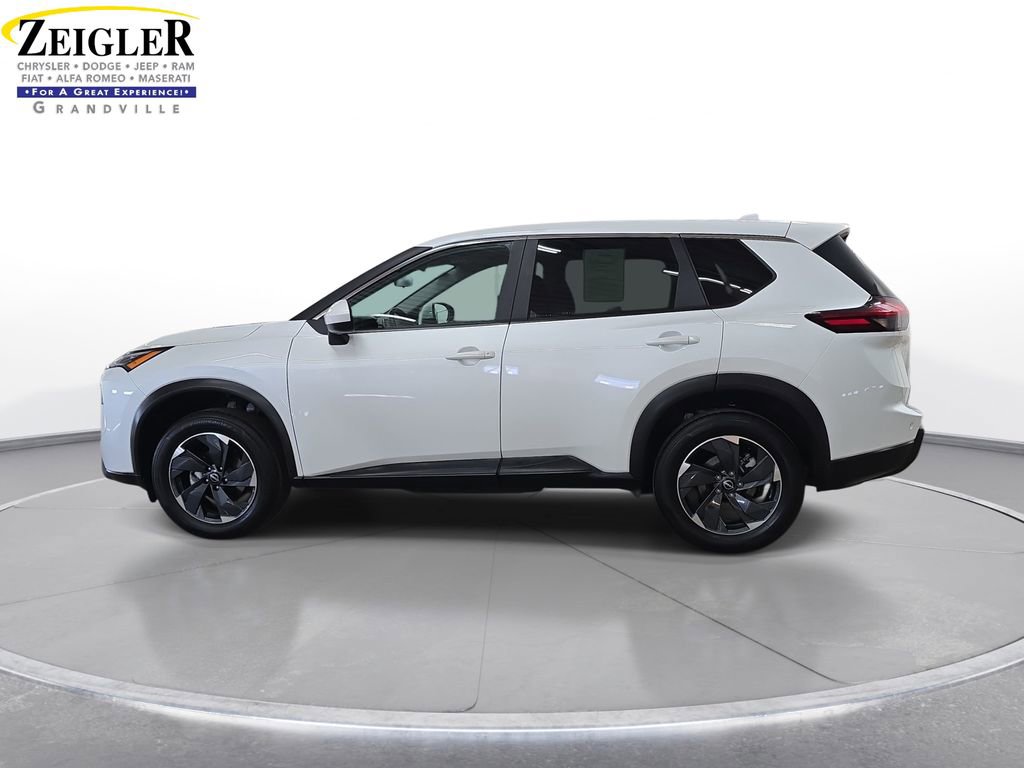 Used 2024 Nissan Rogue SV AWD/4WD image 8