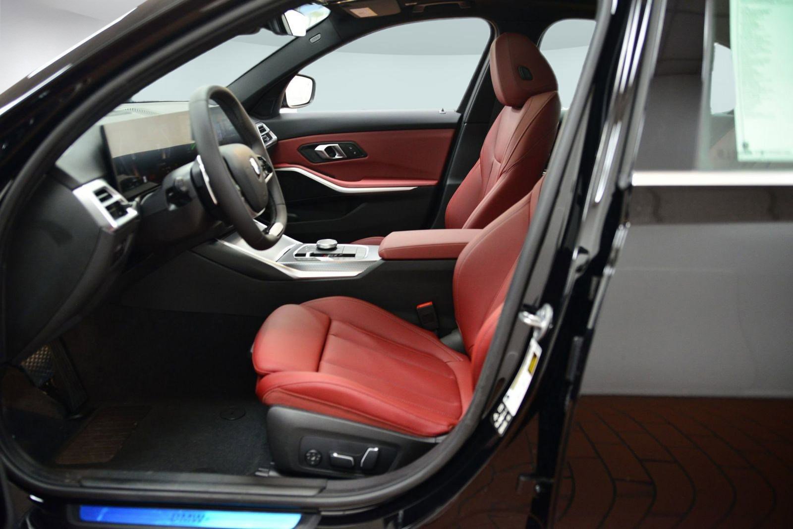 Used 2025 BMW 330i xDrive Sedan w/ Premium Package image 27