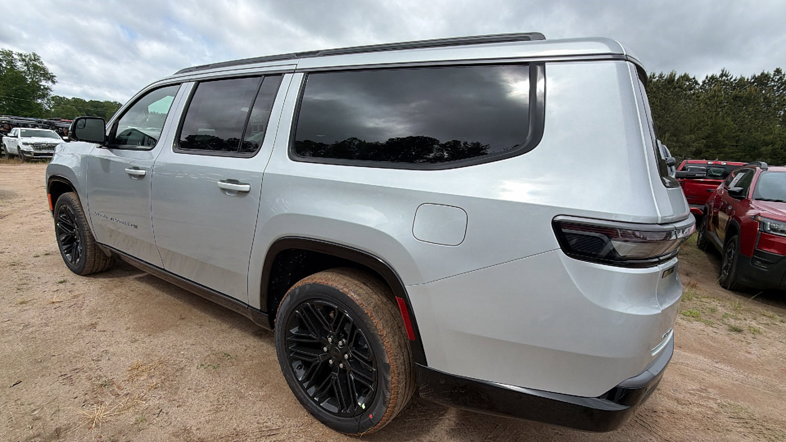 New 2026 Jeep Grand Wagoneer L Limited AWD/4WD image 10