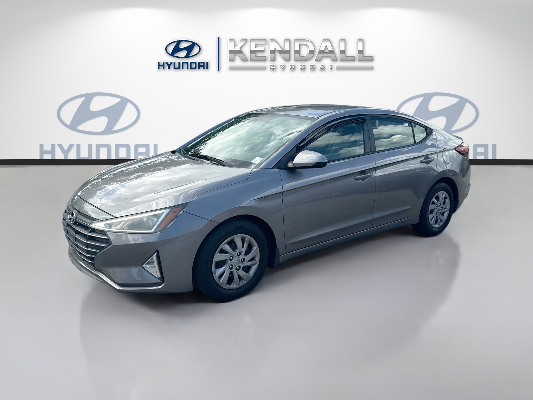 Used 2020 Hyundai Elantra SE FWD image 3