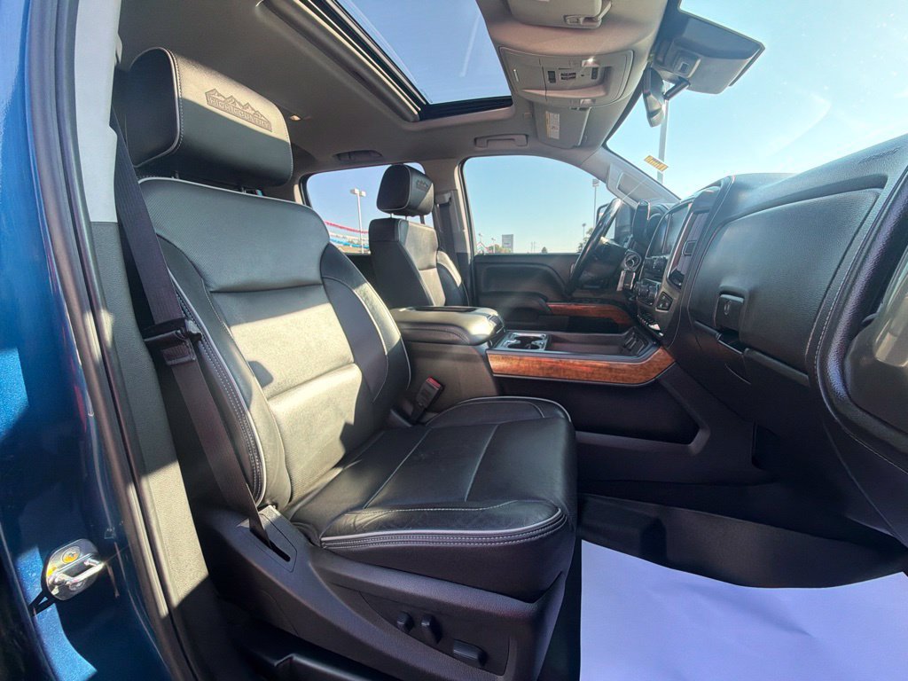 Used 2019 Chevrolet Silverado 2500 High Country w/ Duramax Plus Package AWD/4WD image 40