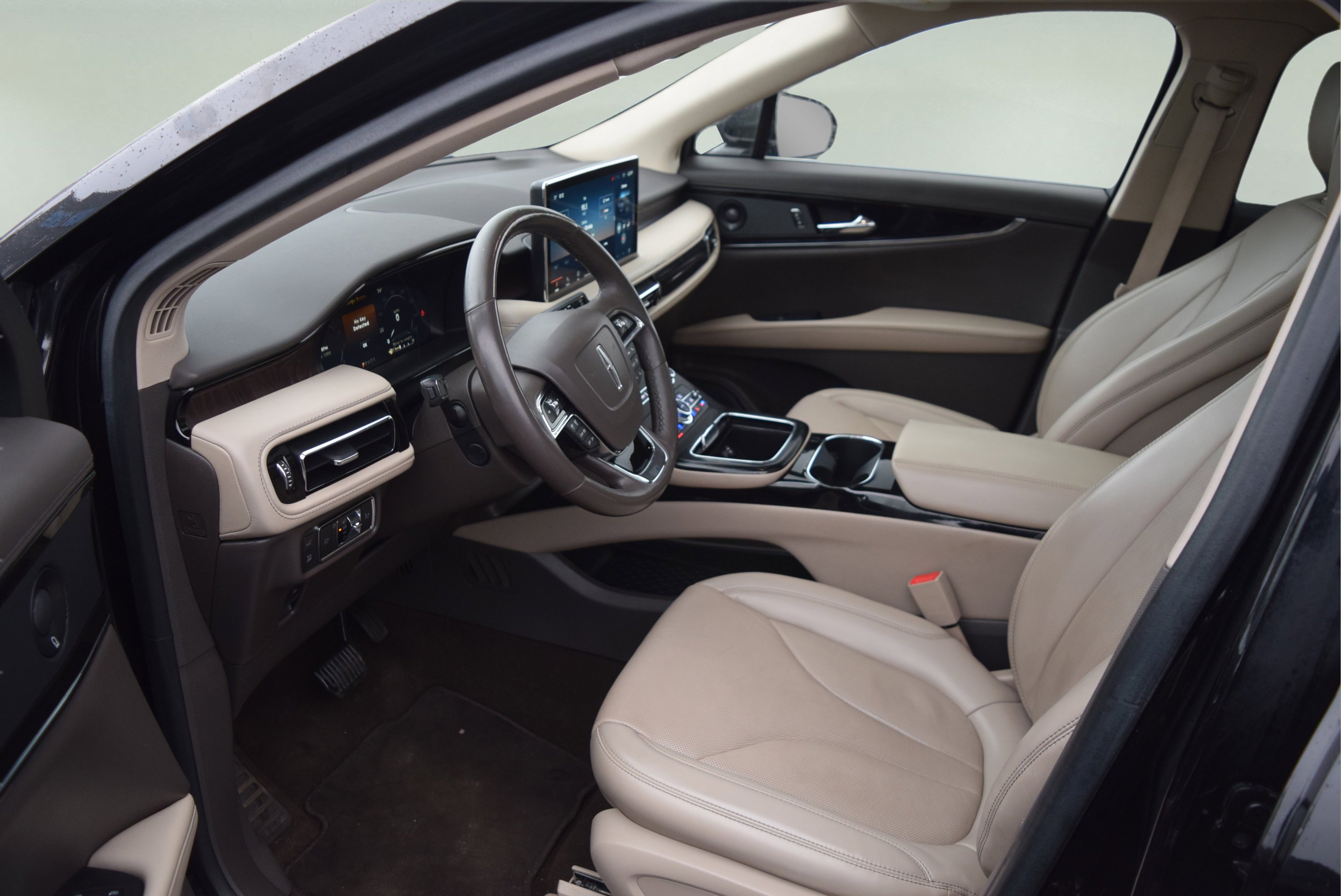 Used 2021 Lincoln Nautilus Reserve w/ Monochromatic Package image 9