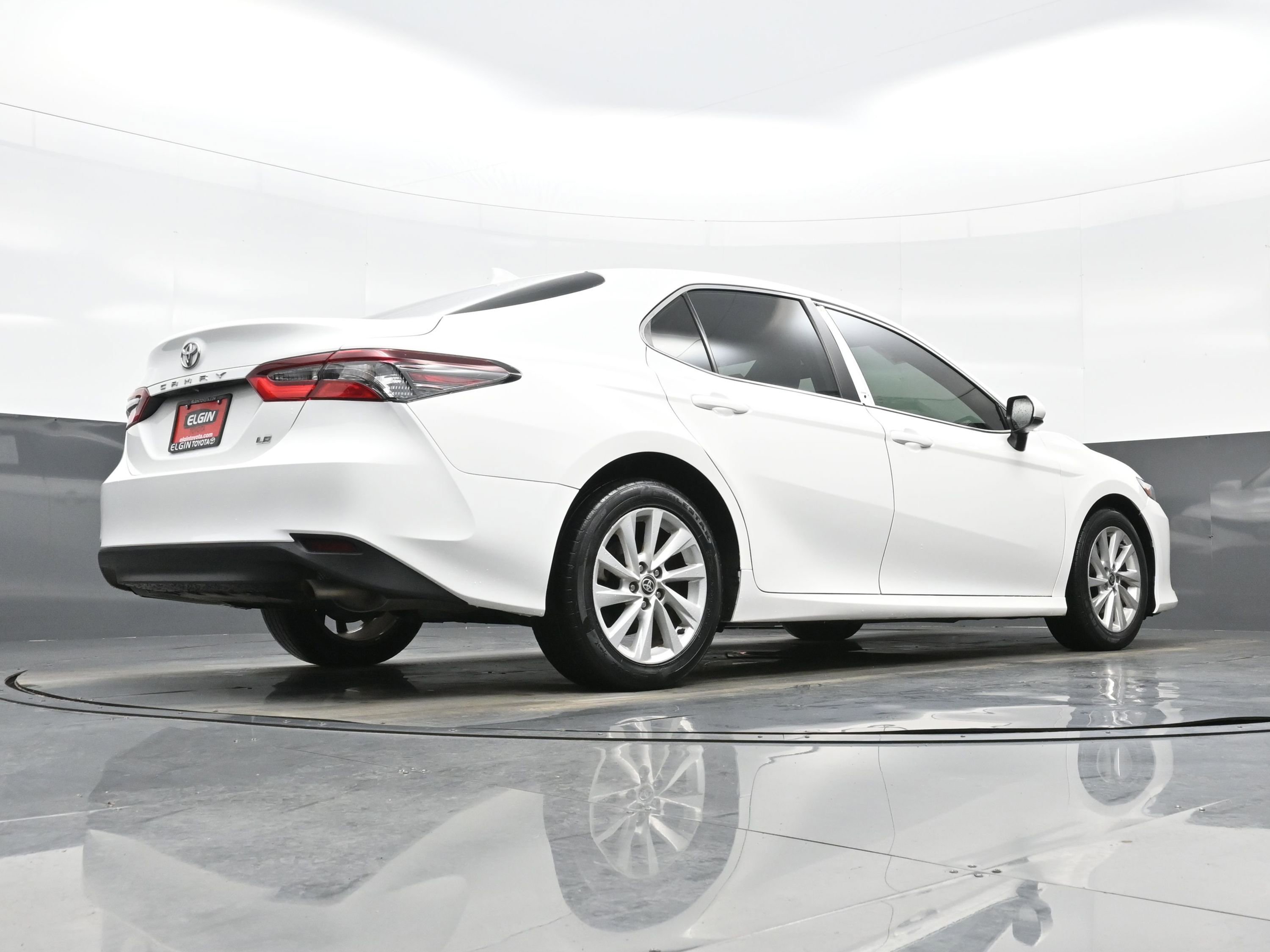 Used 2022 Toyota Camry LE image 29