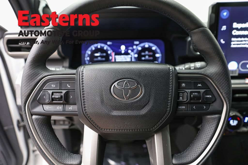 Used 2025 Toyota 4Runner Trailhunter AWD/4WD image 10