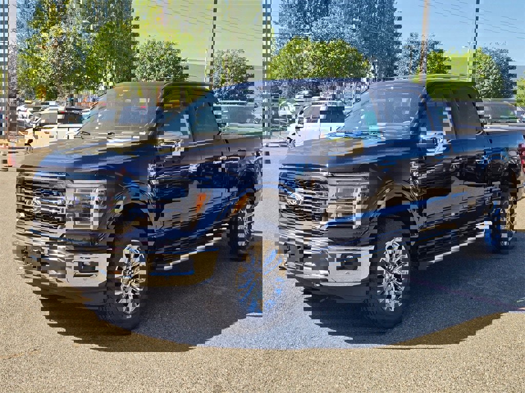 New 2025 Ford F150 Lariat w/ Equipment Group 502A High