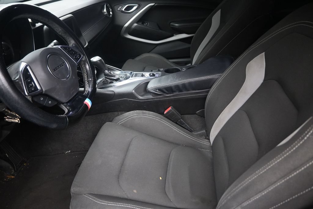 Used 2020 Chevrolet Camaro LT RWD image 12