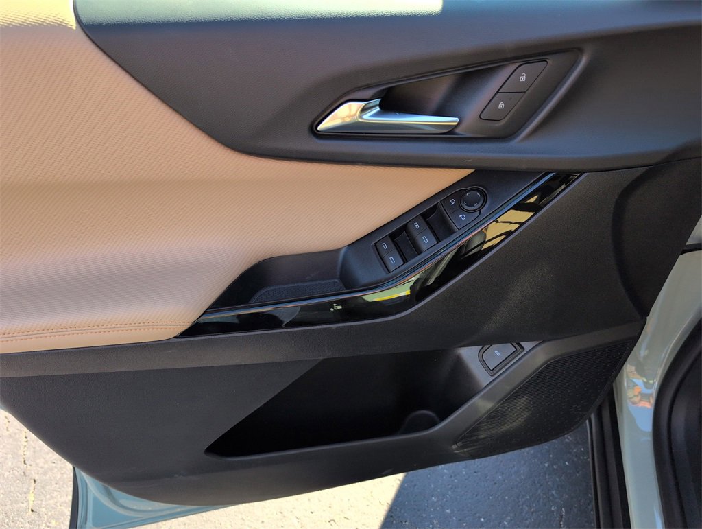 New 2026 Chevrolet Equinox ACTIV w/ Safety and Technology Package image 16