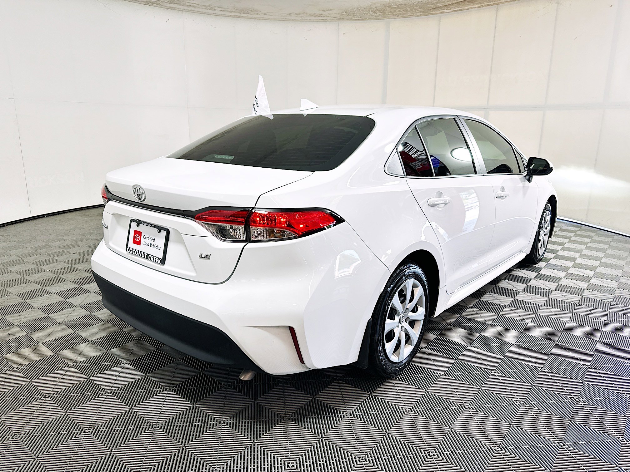 Certified 2025 Toyota Corolla LE FWD image 3