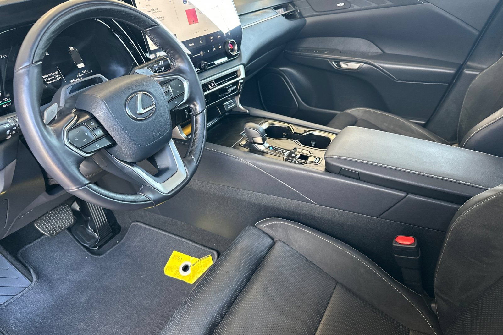 Used 2025 Lexus RX 450h AWD w/ Convenience Package image 7