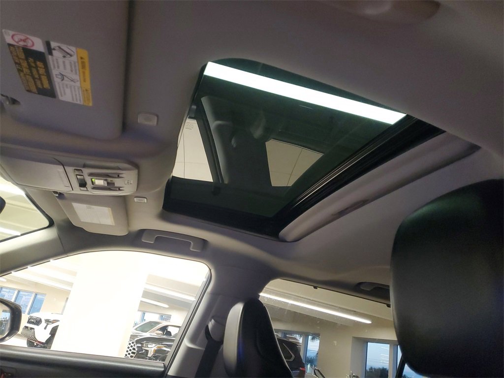 Certified 2023 Toyota Highlander XLE image 19