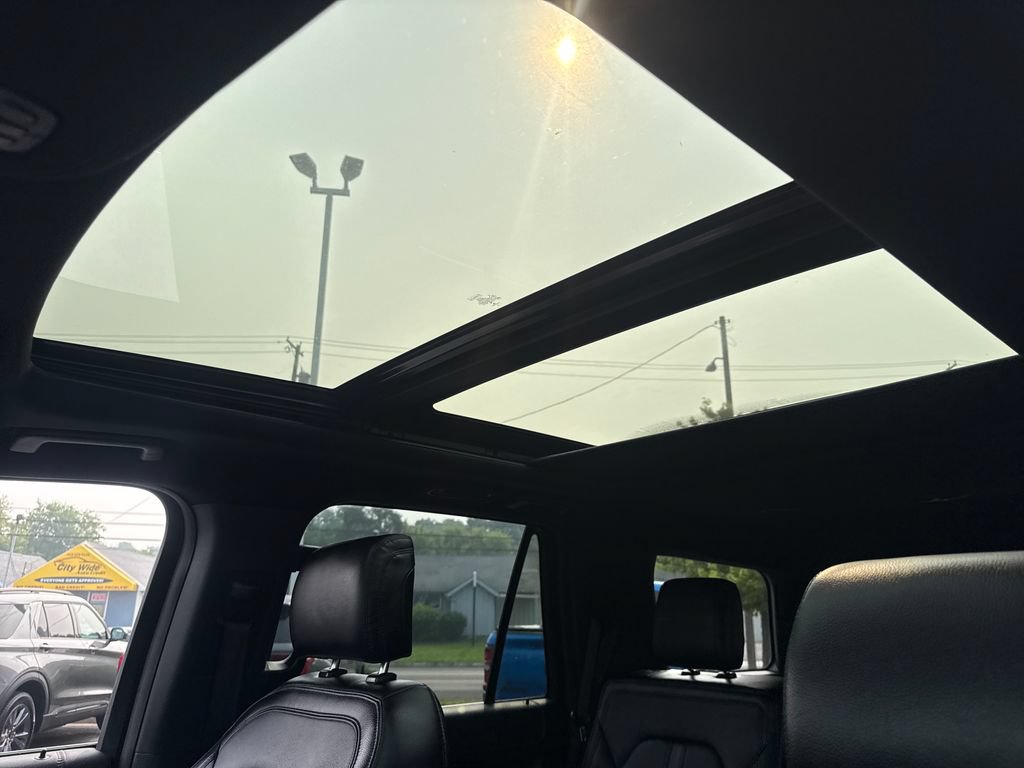 Used 2019 Ford Expedition Limited w/ Equipment Group 301A RWD image 22