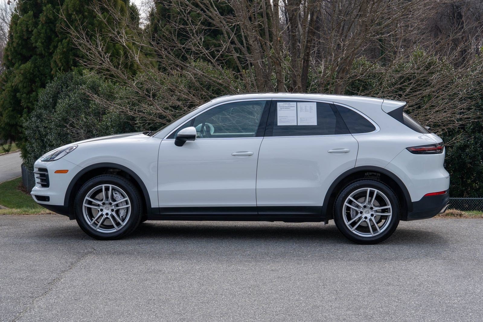 Certified 2023 Porsche Cayenne Platinum Edition AWD/4WD image 3