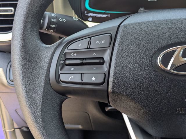 Used 2025 Hyundai Venue SE image 15