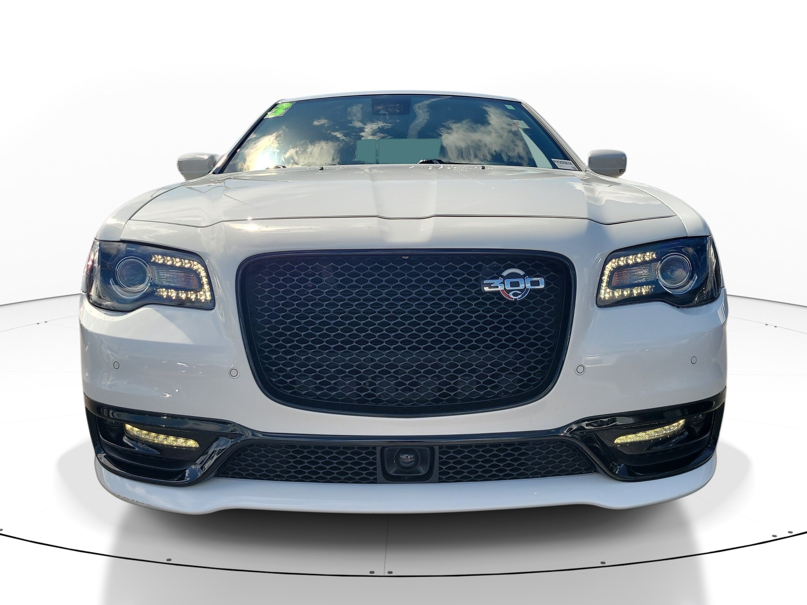 Used 2023 Chrysler 300 C RWD image 2