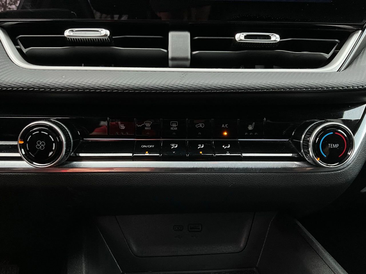 Used 2025 Chevrolet Equinox LT image 24