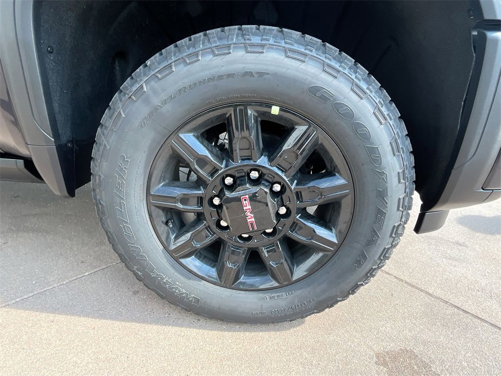 New 2026 GMC Sierra 2500 AT4 w/ AT4 Premium Plus Package image 9