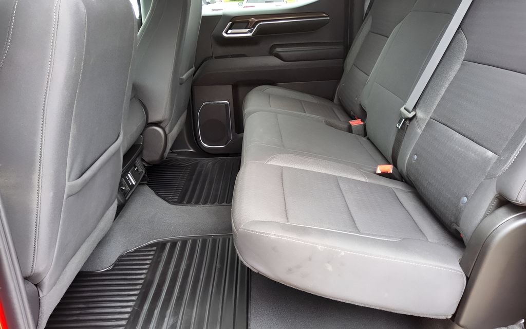 Used 2024 Chevrolet Silverado 1500 LT AWD/4WD image 27