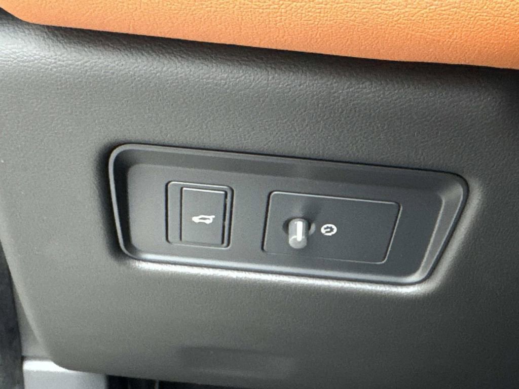 New 2026 Jaguar F-PACE R-Dynamic S AWD/4WD image 30