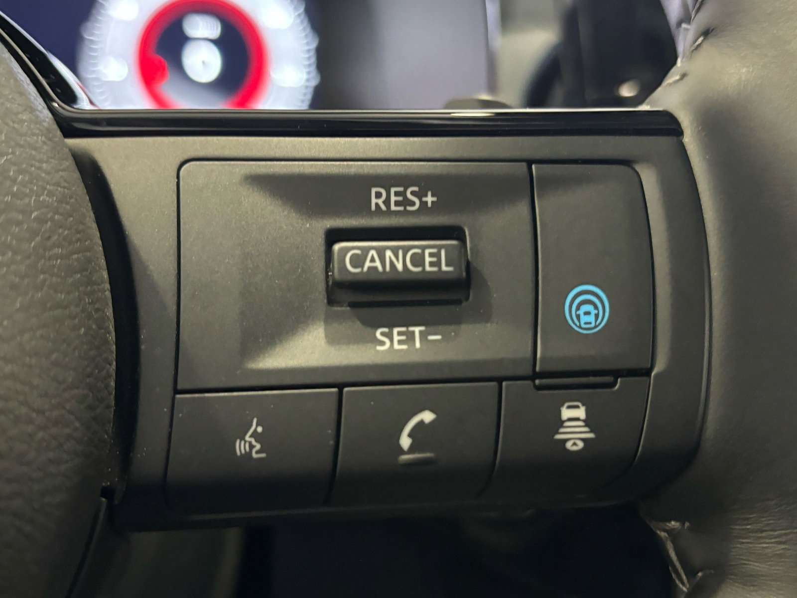 Used 2024 Nissan Pathfinder Platinum w/ Cargo Package image 45