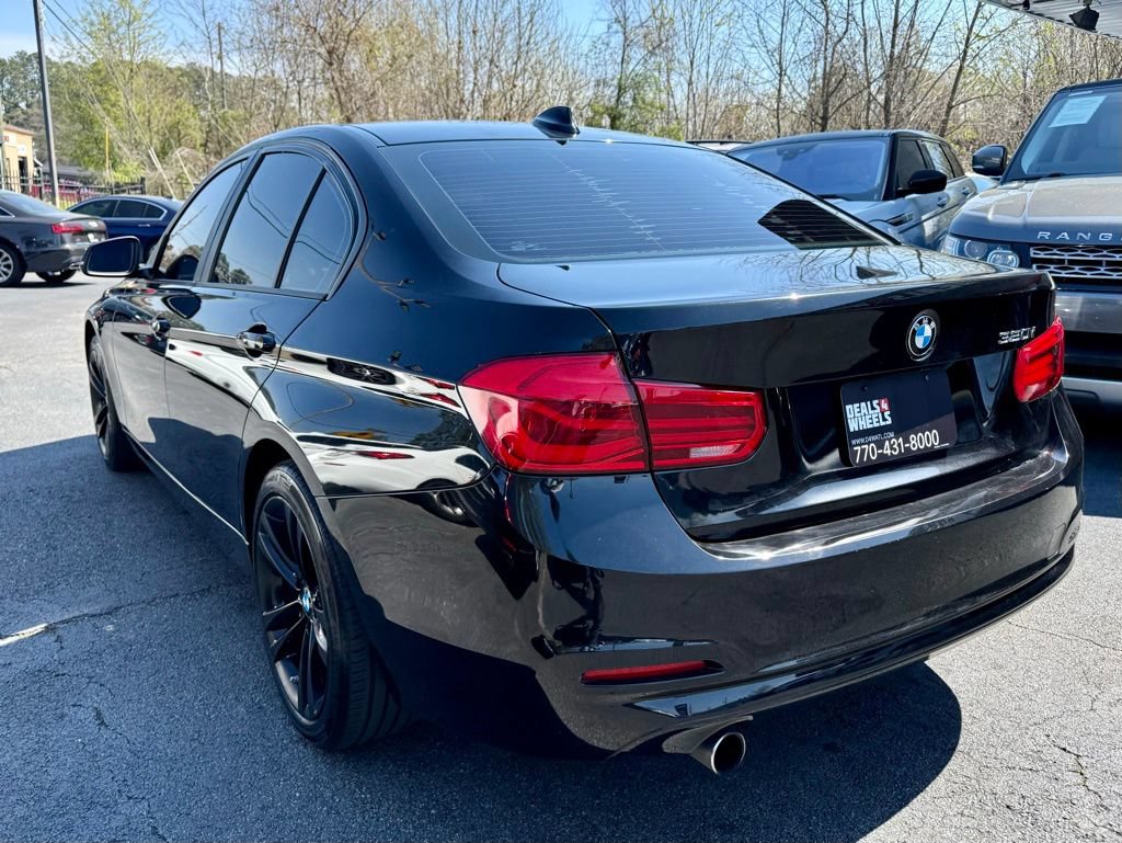 Used 2016 BMW 320i Sedan RWD image 11