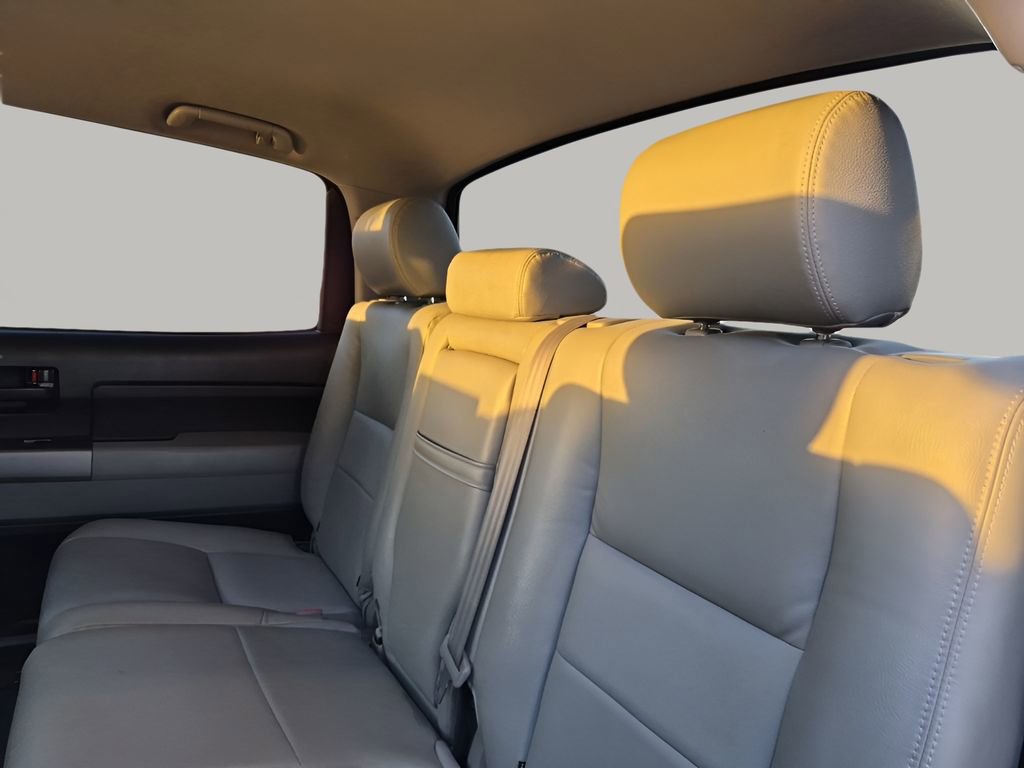 Used 2013 Toyota Tundra 4x4 CrewMax w/ Tow Pkg image 19