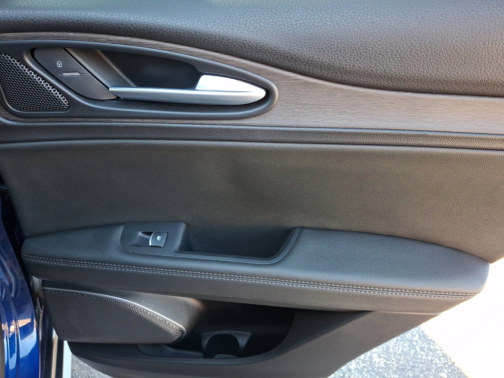 Used 2023 Alfa Romeo Stelvio Ti image 14