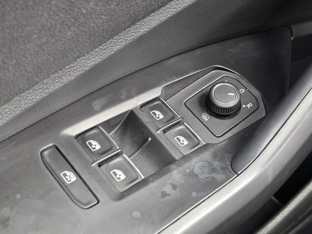 Used 2024 Volkswagen Jetta SE w/ Panoramic Sunroof Package FWD image 29