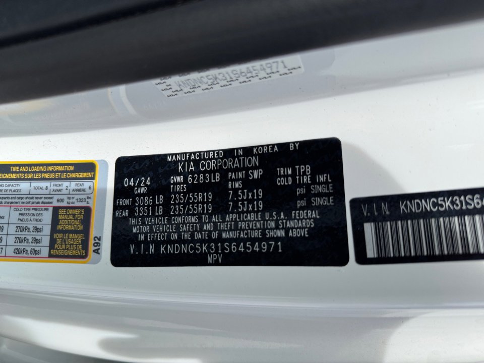 Used 2025 Kia Carnival EX FWD image 39