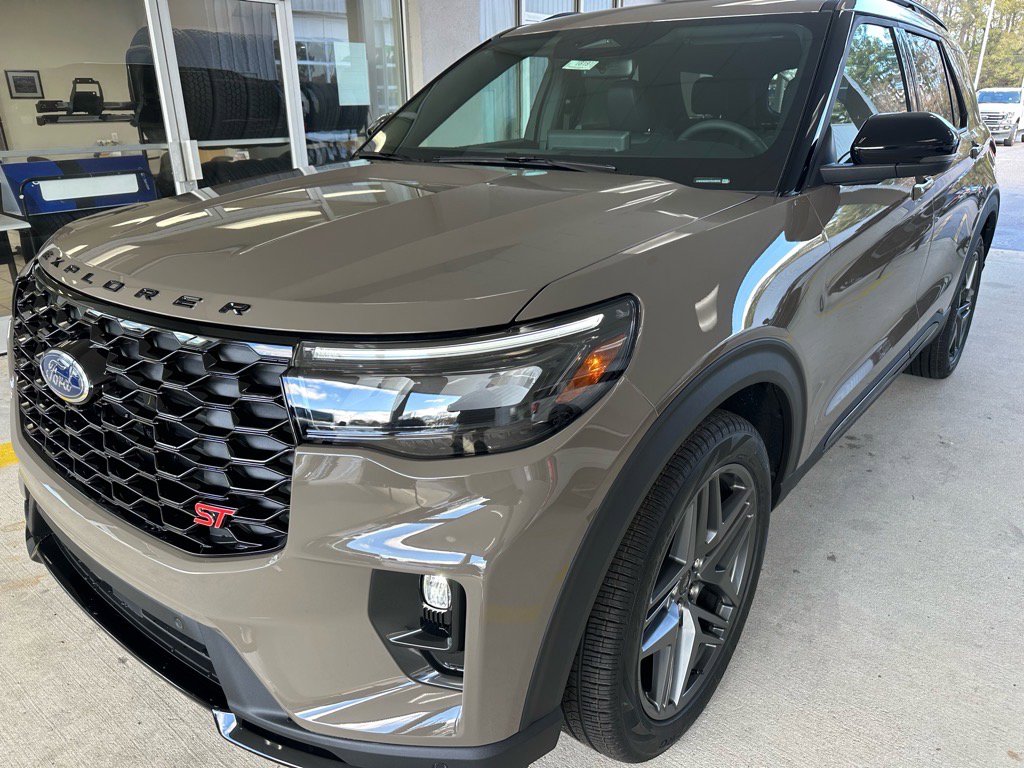 New 2026 Ford Explorer ST w/ Sun And Sound Package image 3