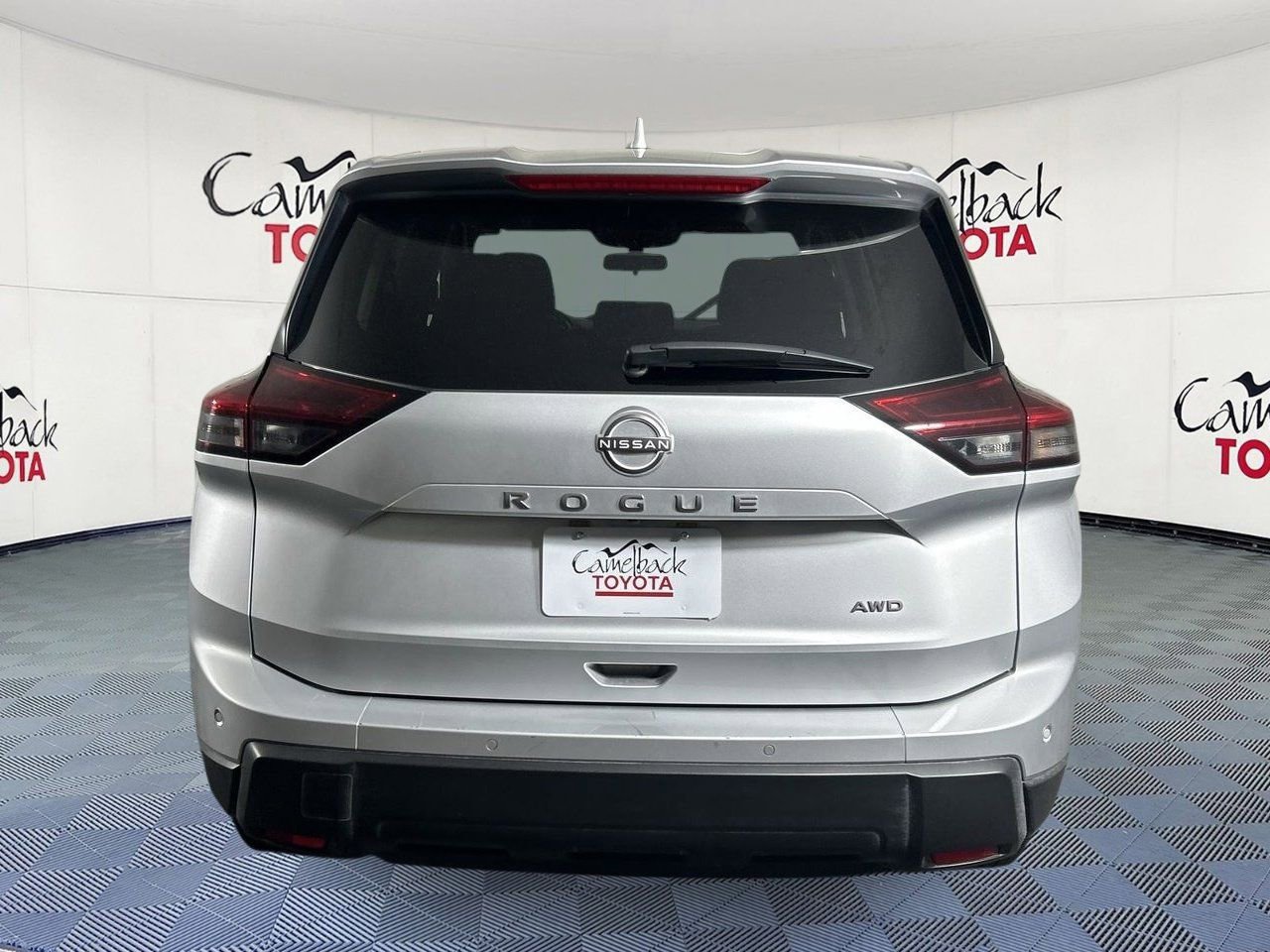 Used 2025 Nissan Rogue SV AWD/4WD image 6