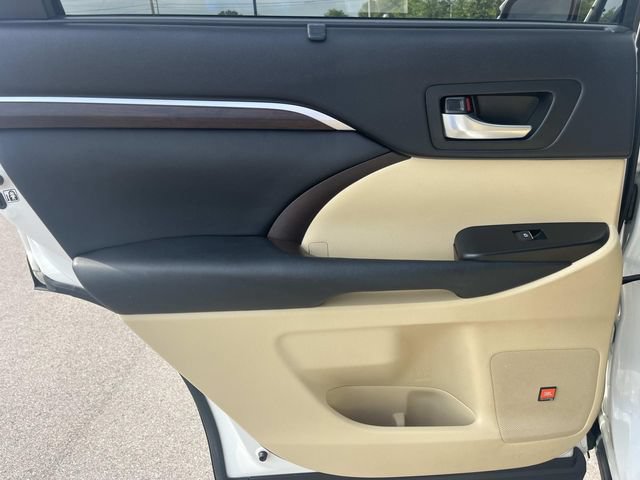 Used 2015 Toyota Highlander Limited Platinum AWD/4WD image 21