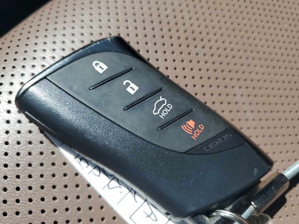 Used 2024 Lexus ES 300h Ultra Luxury w/ Accessory Package (Z2) FWD image 25
