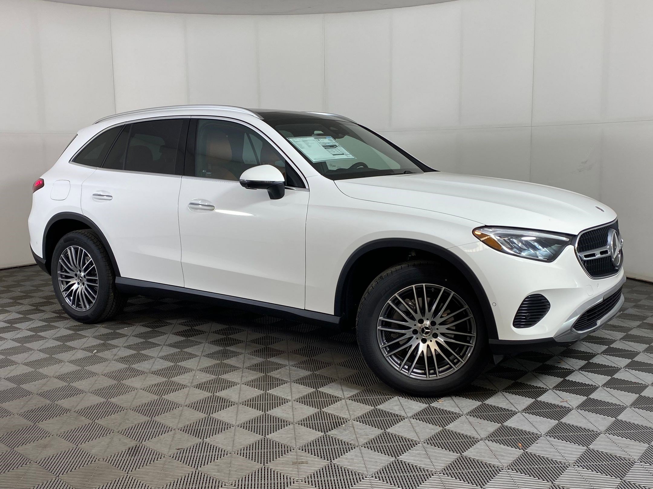 Used 2026 Mercedes-Benz GLC 300 4MATIC image 6