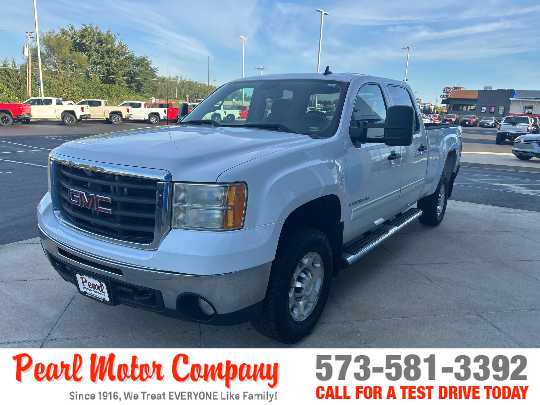 Used 2009 GMC Sierra 2500 SLE w/ Convenience Package AWD/4WD image 7