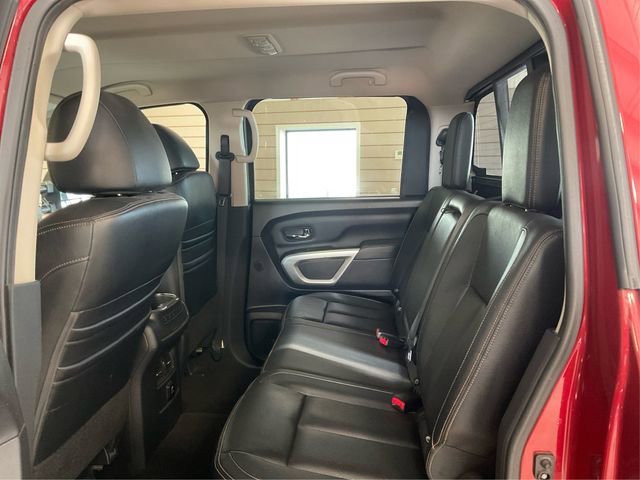 Used 2018 Nissan Titan SL w/ Chrome Package image 10