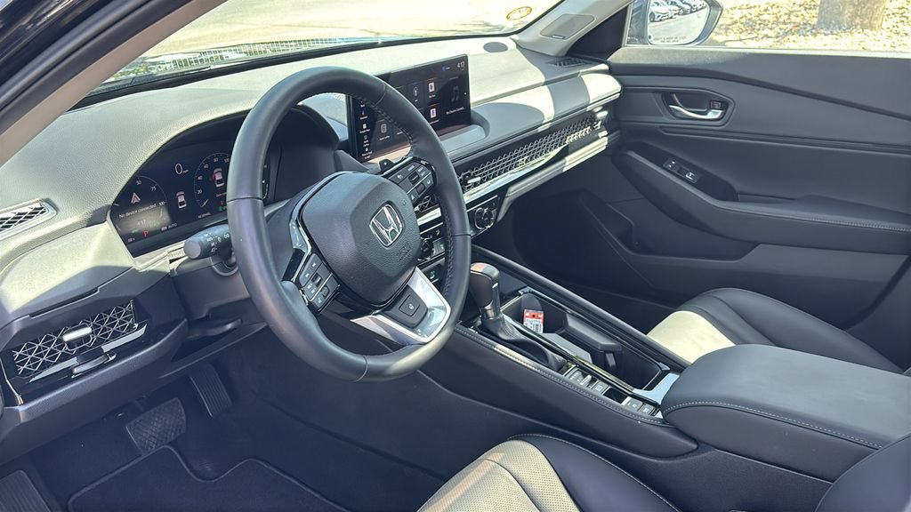 Used 2025 Honda Accord Touring image 22